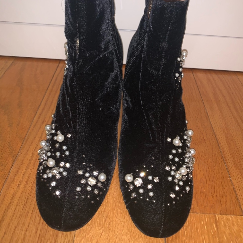 Zara Velvet Pearl Booties. Black. Size 37 - Picture 2 of 5